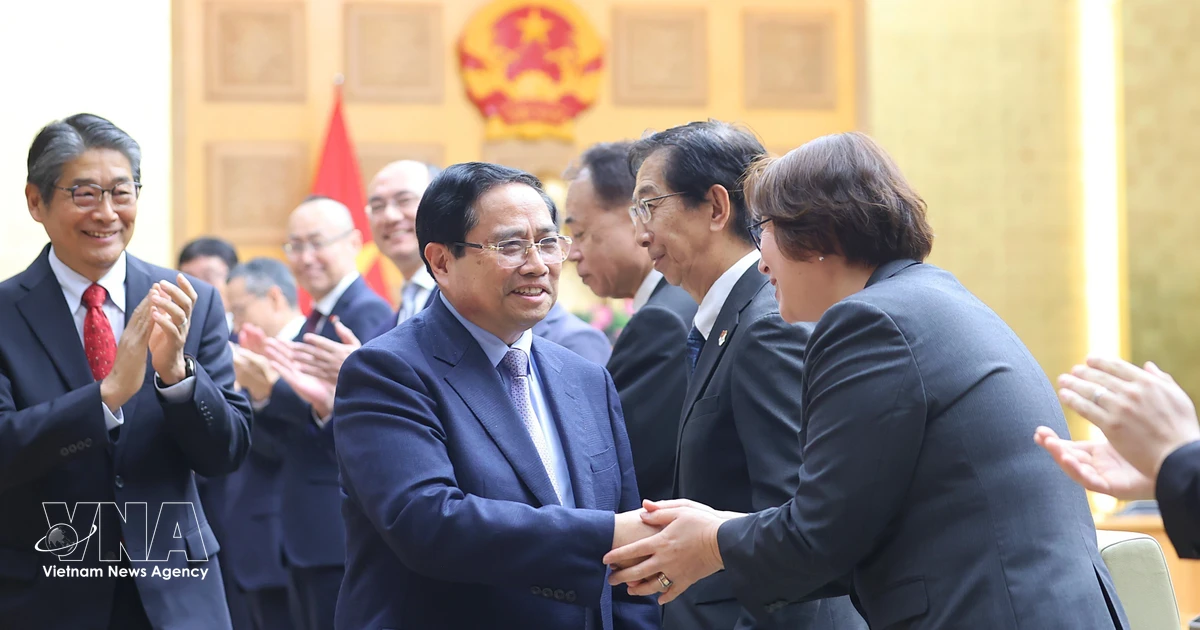 PM holds dialogue with Japanese businesses to deepen economic ties