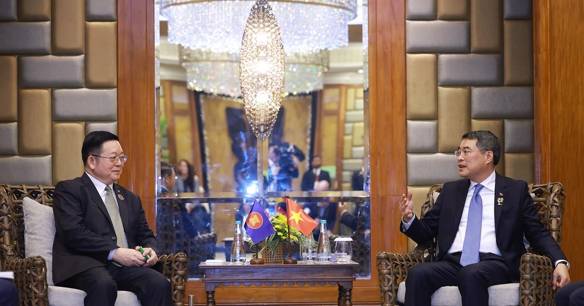 Vietnamese Prime Minister meets ASEAN Secretary-General