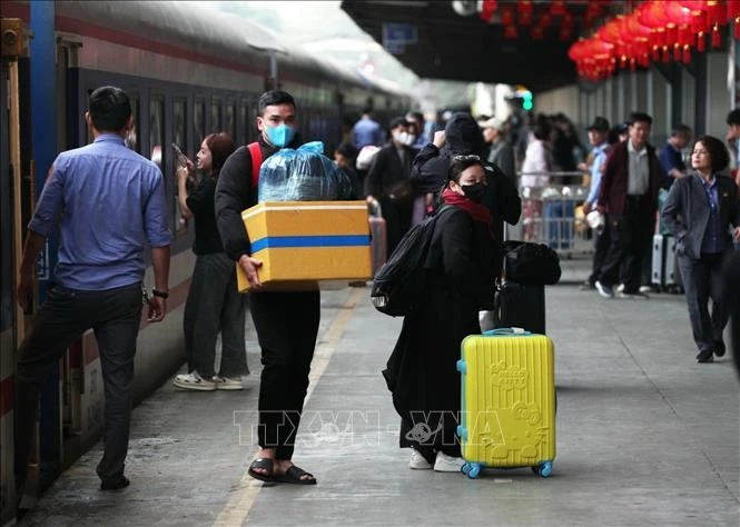 Rail sector operates more than 1,800 services during Lunar New Year