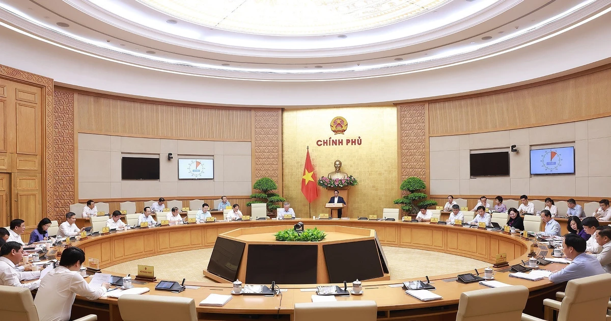 Prime Minister Pham Minh Chinh chairs the monthly Government law-making session on July 23. (Photo: VNA)