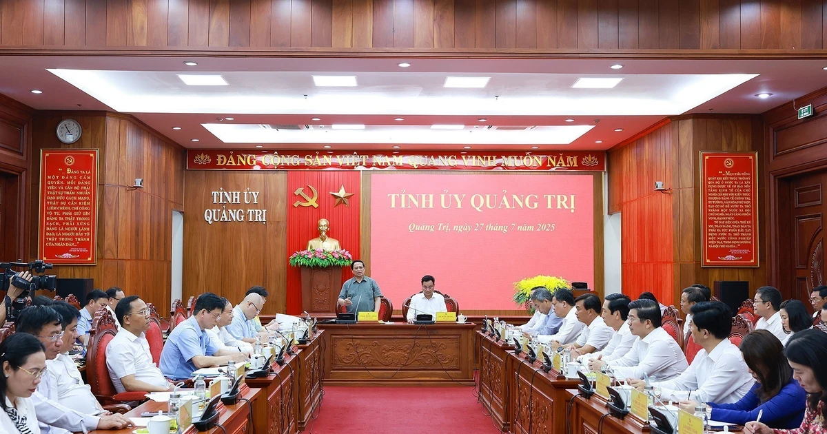 Prime Minister Pham Minh Chinh speaks at the working session with the provincial Party Committee’s Standing Board (Photo: VNA)