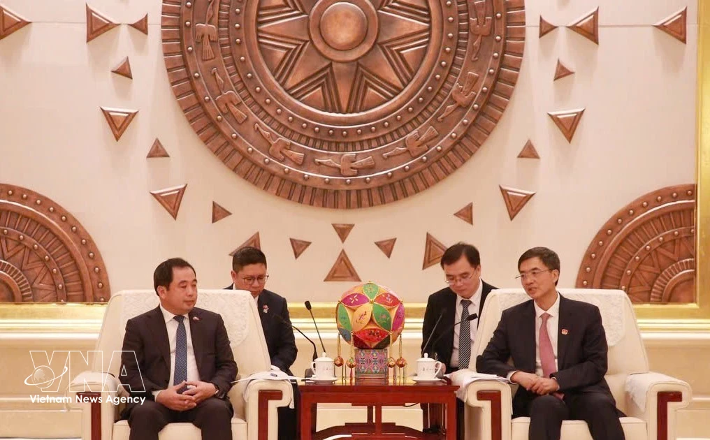 Hanoi, Guangxi to expand high-tech, logistics, people-to-people cooperation