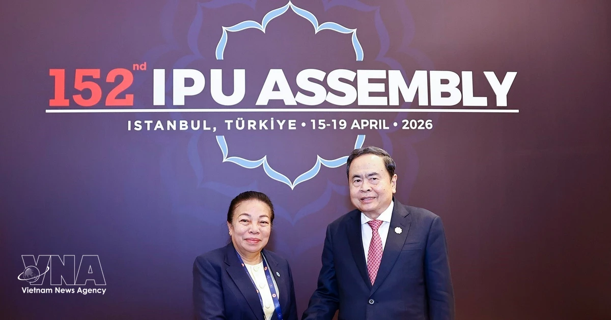 Leaders of Vietnamese, Lao parliaments pledge to share legislative experiences