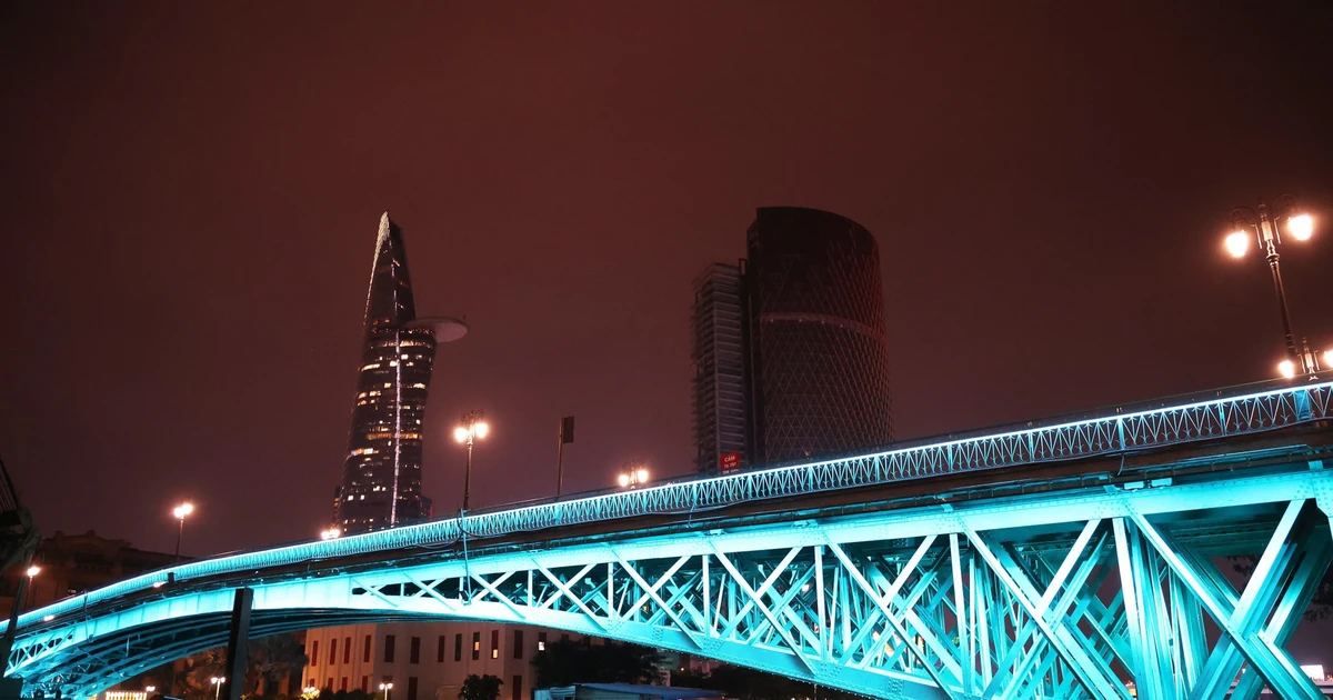 Artistic lighting gives Ho Chi Minh City vibrant night-time glow