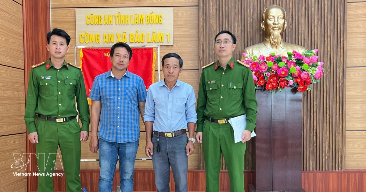 Gallery - Lam Dong resident hands over rare pangolin to authorities | Vietnam+ (VietnamPlus)