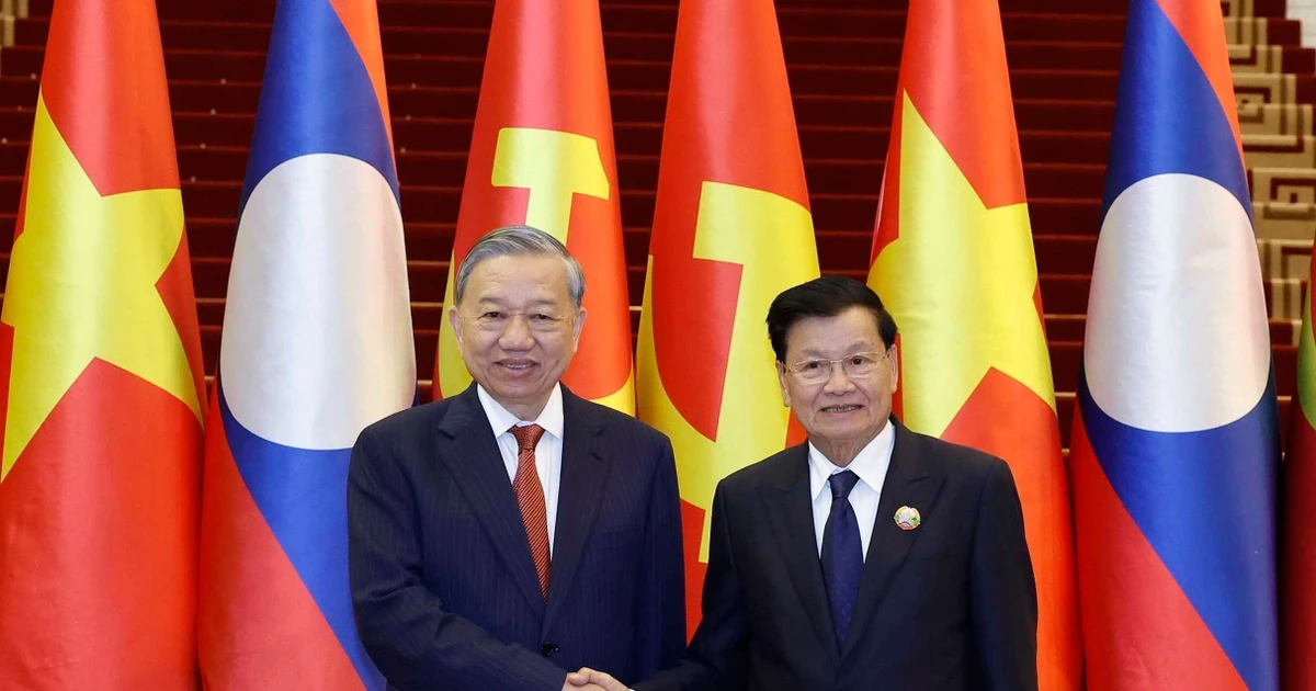 Weekly Highlights: Vietnamese, Lao leaders stress strategic cooperation in high-level Party meeting