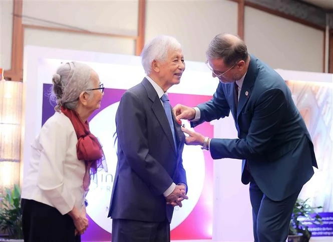 Deputy PM attends ceremony conferring Legion of Honour on Vietnamese-French professors