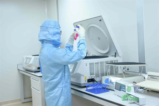 Vietnam’s first patient with systemic lupus erythematosus recovers thanks to CAR-T immune cell therapy