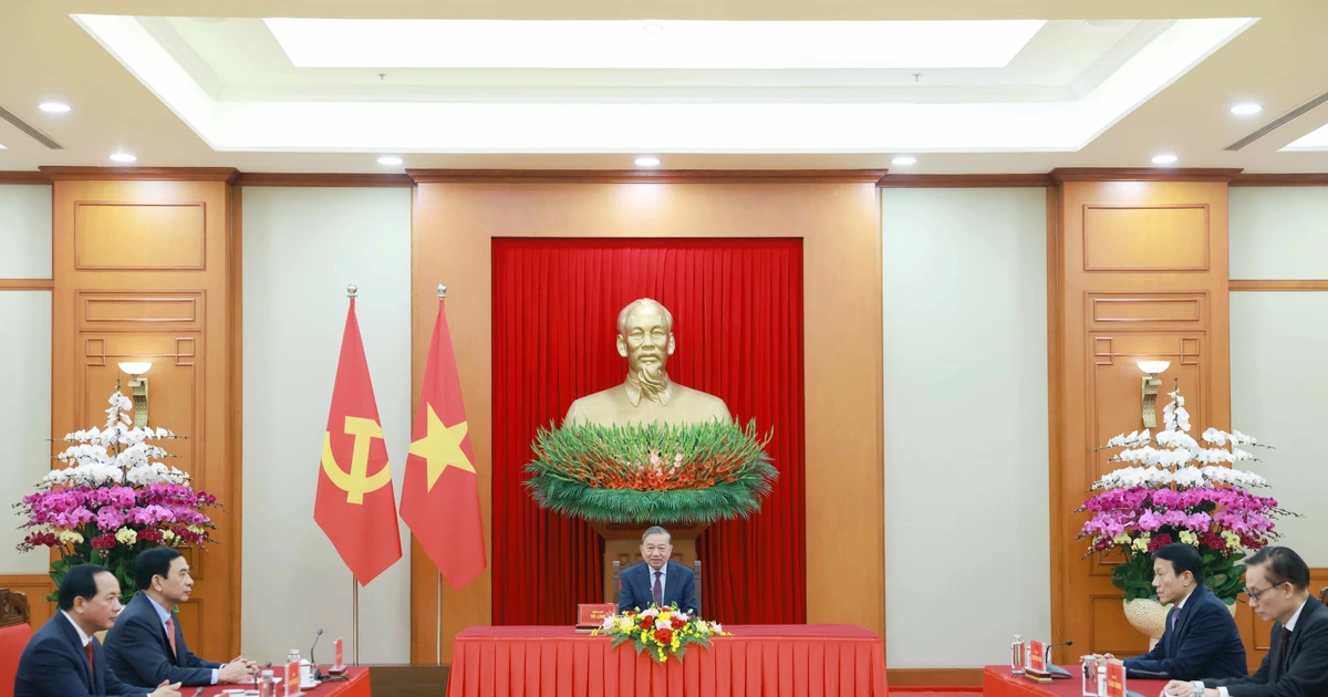 Russian President congratulates Vietnamese Party leader during phone talks