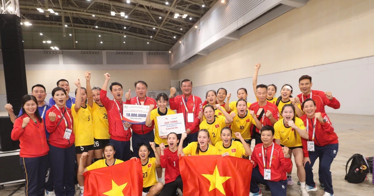 SEA Games 33: Women’s handball clinches gold, wrestling opens account with first title
