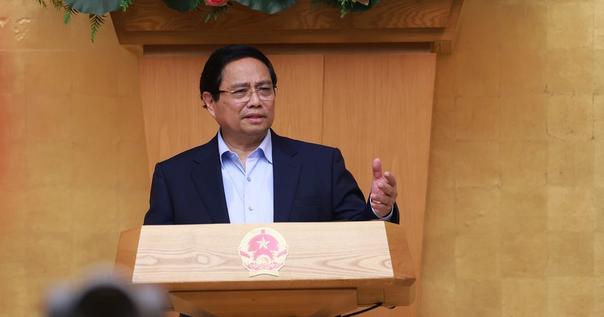 Prime Minister Pham Minh Chinh presides over the Government’s regular August meeting. (Photo: VNA)