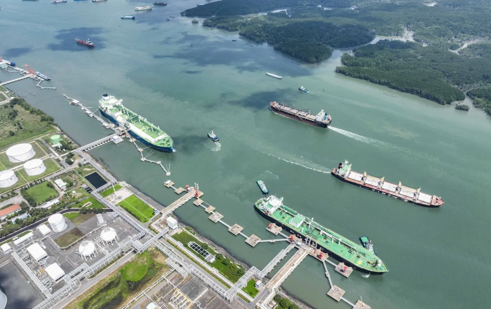 Thi Vai LNG complex passes pilot testing, ready to go