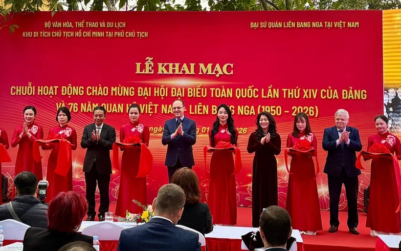 Exhibition highlights President Ho Chi Minh, National Assembly
