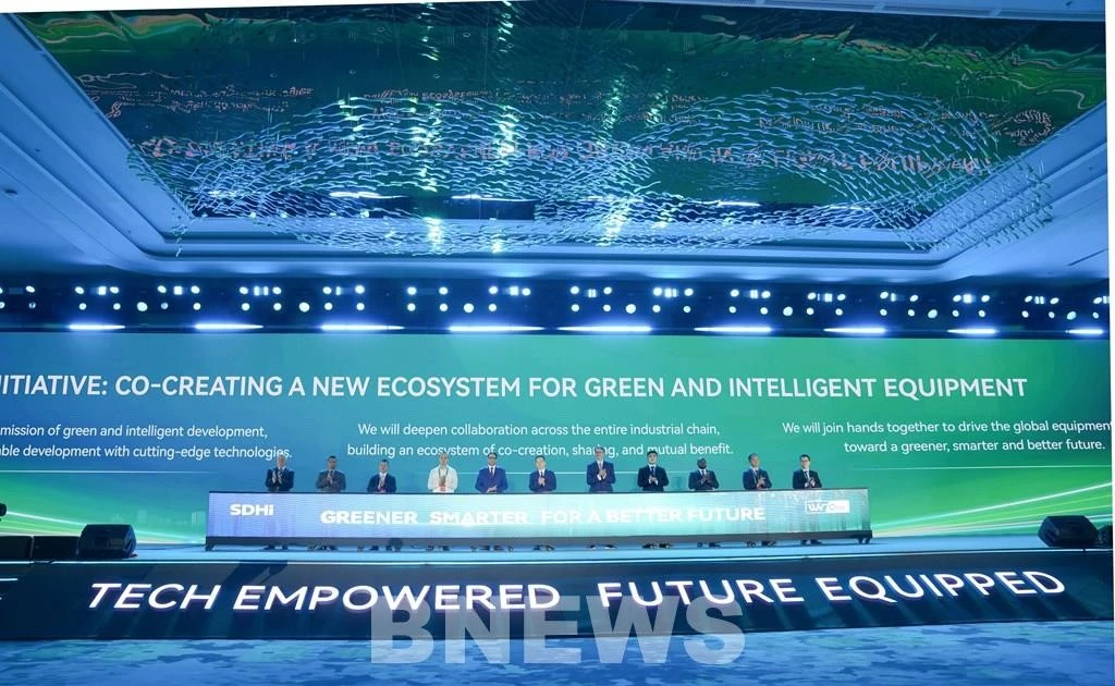 Shandong Heavy Industry showcases green, intelligent equipment at Hanoi exhibition