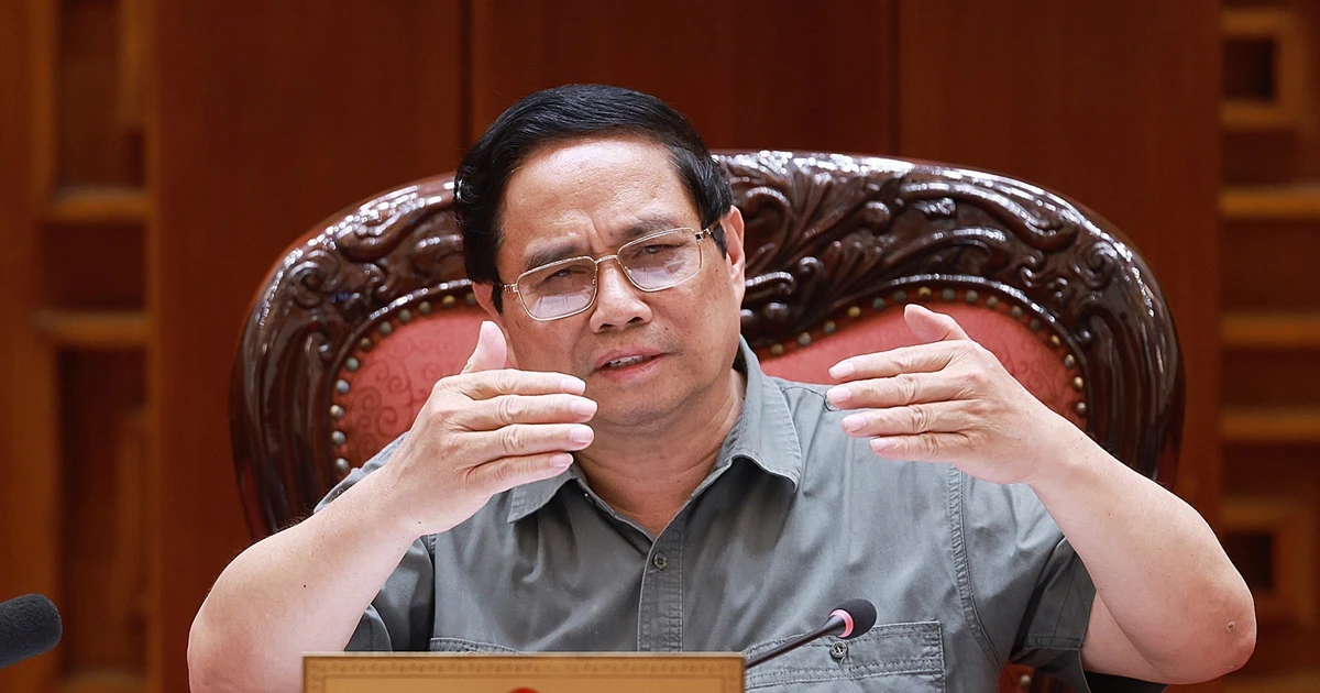 Prime Minister Pham Minh Chinh speaks at the meeting (Photo: VNA)
