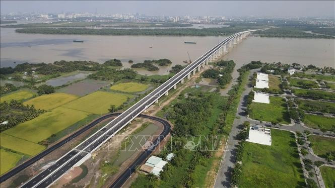 Nhon Trach bridge connecting Ho Chi Minh City and Dong Nai province (Photo: Vietjetair)