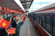 Parade troops warmly welcomed back to Hanoi