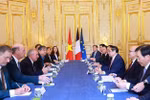 Vietnamese, French Prime Ministers hold talks in Paris