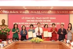 VNA photo book marks first Government Party Congress 