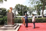 Vietnamese top leader lays flowers at President Ho Chi Minh Statue in Colombo