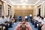 At the meeting between officers of the Vietnam Coast Guard Region 2 Command and the Philippine Coast Guard. (Photo: VNA)
