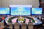 Delegates at the high-level discussion session on 'Sustainable and People-centred Green Transition' on April 16 afternoon. (Photo: VNA) 