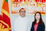 Vietnamese Ambassador to Sri Lanka Trinh Thi Tam (R) at a recent meeting with Sri Lankan Minister of Transport, Highways, Ports and Civil Aviation Bimal Rathnayake (Photo: VNA)