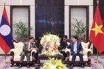 At the meeting in Ha Tinh on April 28 between State President Luong Cuong (R) and General Secretary of the Lao People's Revolutionary Party Central Committee and President Thongloun Sisoulith (Photo: VNA)