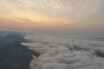 Cloud hunting on the Moc Chau Plateau 