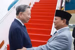 President Prabowo Subianto bids farewell to Party chief To Lam. (Photo: VNA)