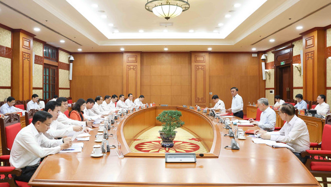 politburo-2.jpg