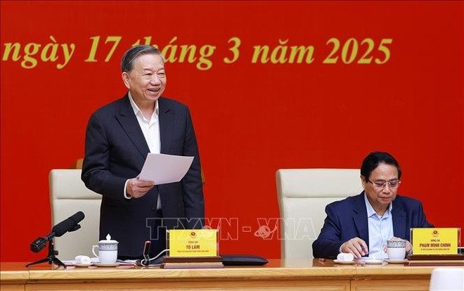 Party General Secretary To Lam speaking at the working session (Photo: VNA) to-lam-2.jpg