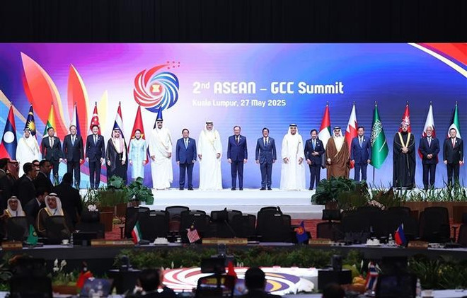 Leaders of ASEAN and GCC pose for a photo. (Photo: VNA) pham-minh-chinh-4.jpg