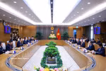 Prime Minister Le Minh Hung receives Chinese Ambassador to Vietnam He Wei in Hanoi on May 12. Photo: VNA