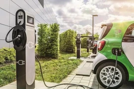 Vietnam needs 14 billion USD to develop EV charging stations