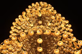 Vietnamese conical hats turn into Christmas attraction