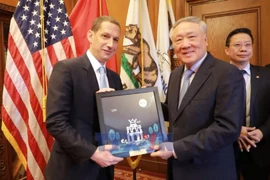 Vietnam seeks San Francisco support for international financial centre