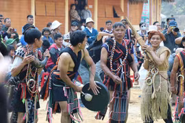 Forest gratitude ritual: Cultural highlight of Co Tu ethnic community