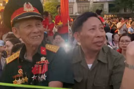 People stay up all night to wait for grand parade