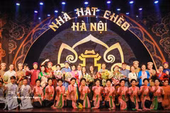 Artists from the Hanoi Cheo Theatre. (Photo: VNA)