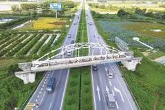 The rail route of Yen Vien – Pha Lai – Ha Long – Cai Lan which was suspended from 2011 will be replaced by Hanoi-Quang Ninh high-speed route. (Photo: tinnhanhchungkhoan.vn)