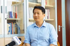 Professor Qu Qiang of Minzu University of China, a commentator for the China Global Television Network. (Photo: VNA)