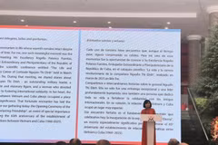 Director of the Vietnamese Women’s Museum Nguyen Thi Tuyet addresses the opening ceremony of the exhibition. (Photo: VNA)