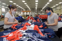 Labourers are working at Thai Nguyen Garment Company. (Photo: VNA)