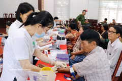 DNA samples collected from relatives will be used to build a database to help identify the remains of fallen soldiers. (Photo: VNA)