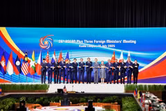 Delegates at the 26th ASEAN Plus Three Foreign Ministers’ Meeting. (Photo: VNA)