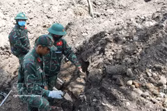 The application of science and technology advancements helps open up new approaches and enhances the effectiveness of searches in areas with complex terrain, where the traces of former battlefields have since changed. (Photo: VNA)