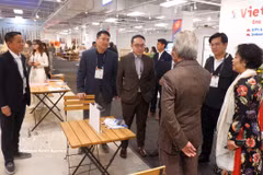 The Vietnam pavillion showcases a wide range of traditional products to US businesses at High Point Market 2026. (Photo: VNA)