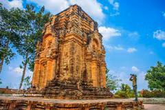 Built mainly of brick, Chot Mat Tower features a soaring structure and harmonious layout, creating its distinctive architectural character. Photo: VNA