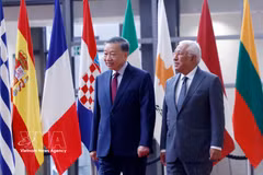 President of the European Council Antonio Costa and General Secretary of the Communist Party of Vietnam Central Committee and President To Lam (left) at their meeting in Brussels on October 22 (Photo: VNA)